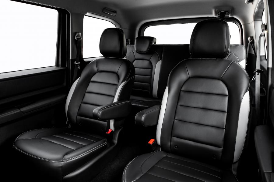 Интерьер WuLing Hongguang Plus 2019 года  (фото 25 из 49)